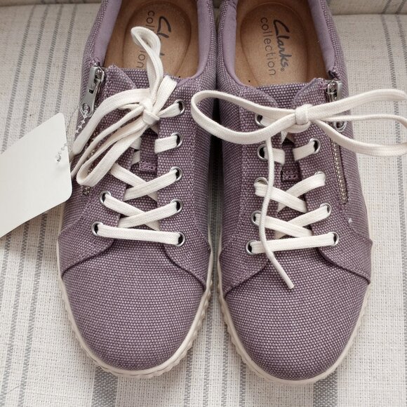 'CLARKS' NWT Canvas Lace up Sneaker - Picture 16 of 16
